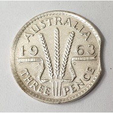 AUSTRALIA 1963 . THREEPENCE . ERROR . CLIPPED PLANCHET